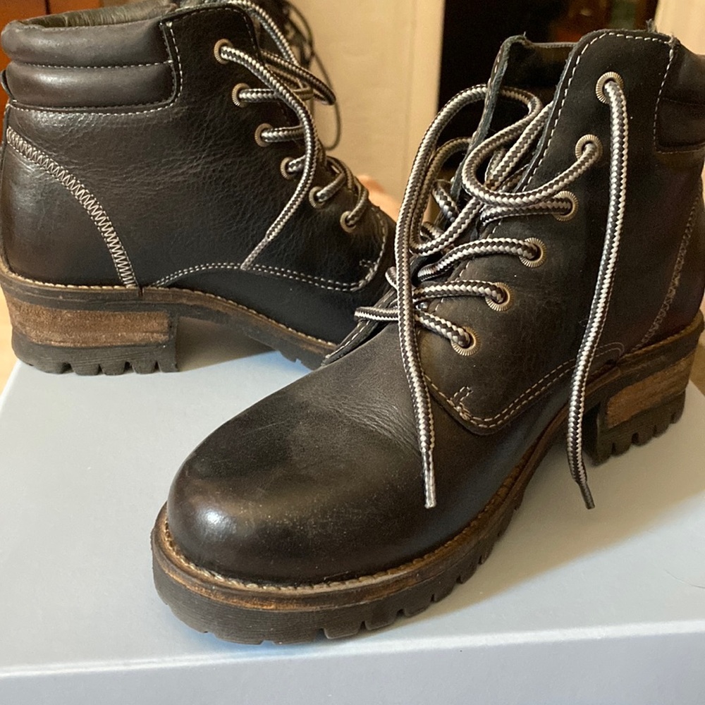 Womens boots